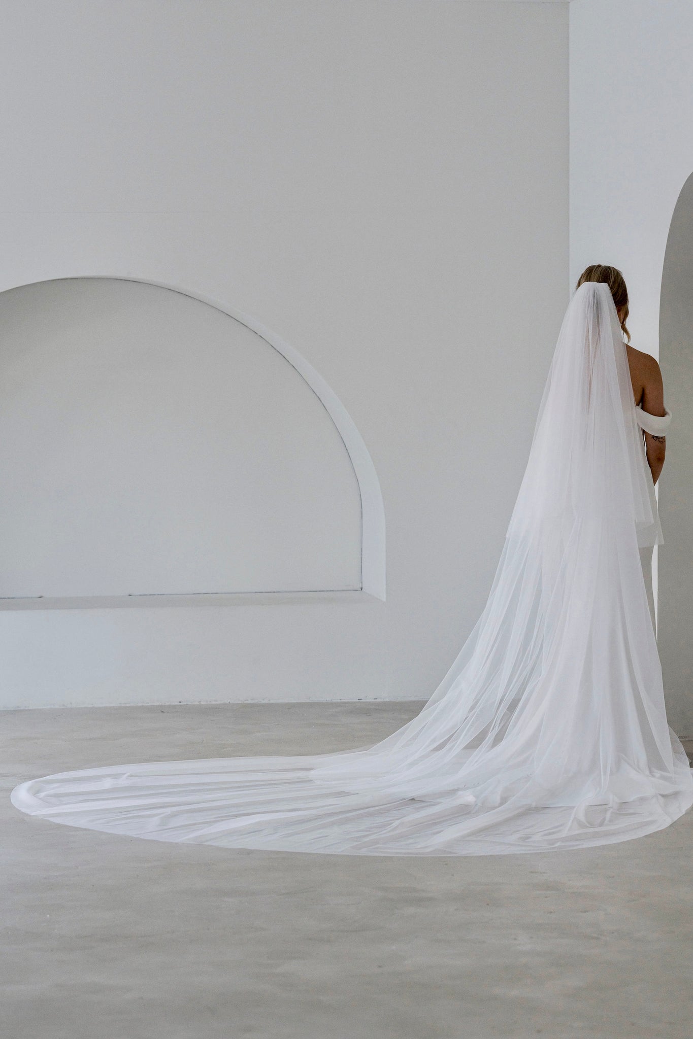 Clara II Soft Veil