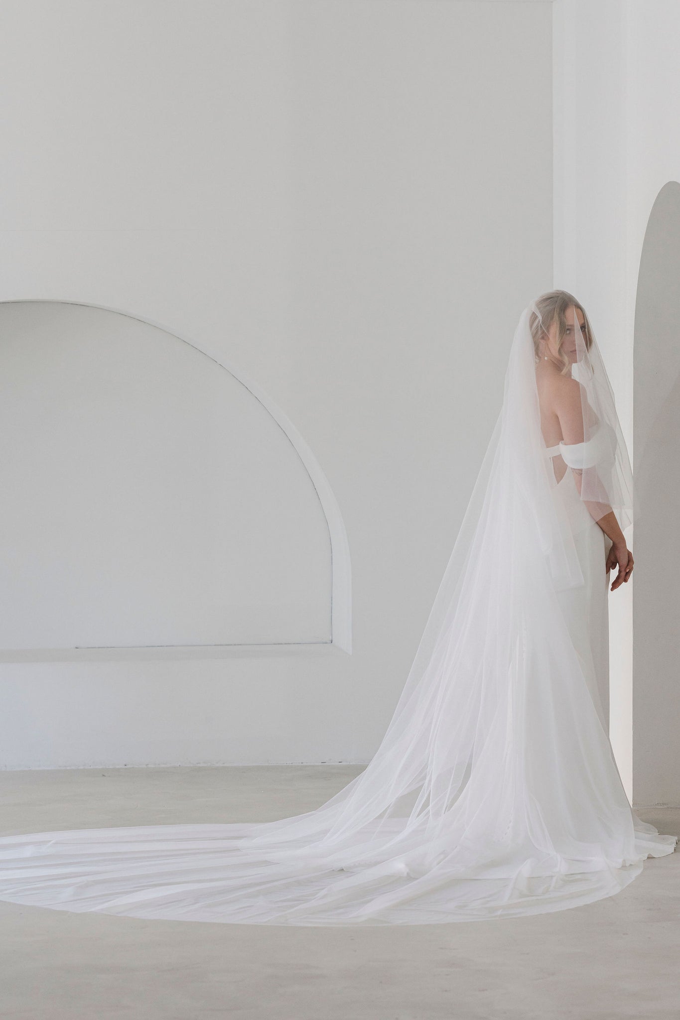 Clara II Soft Veil