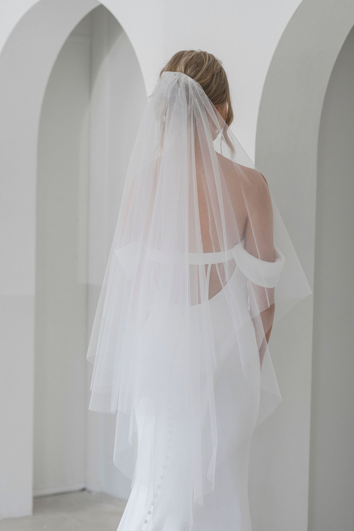 Cora II Sparkle Veil
