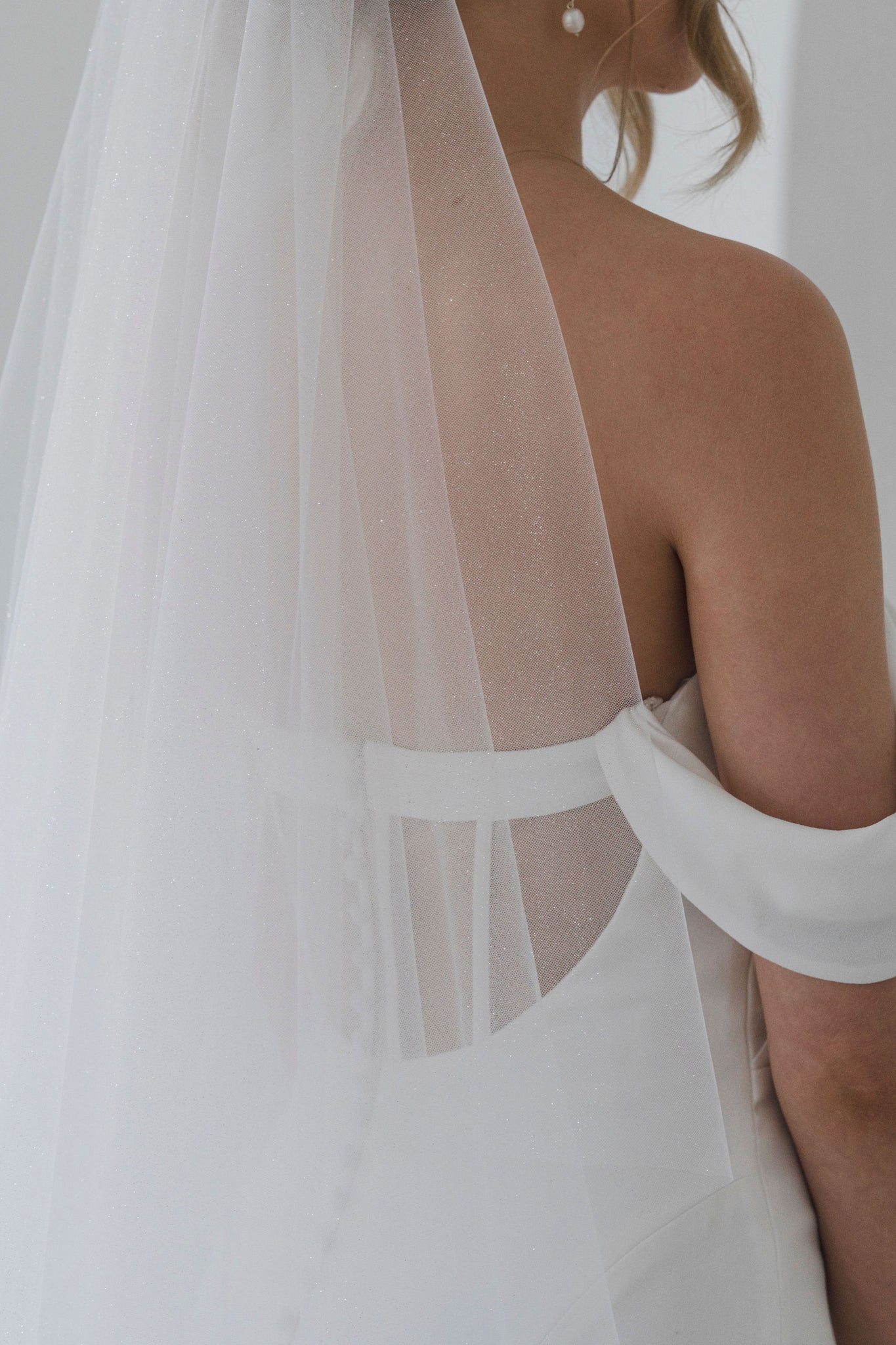 Cora II Sparkle Veil