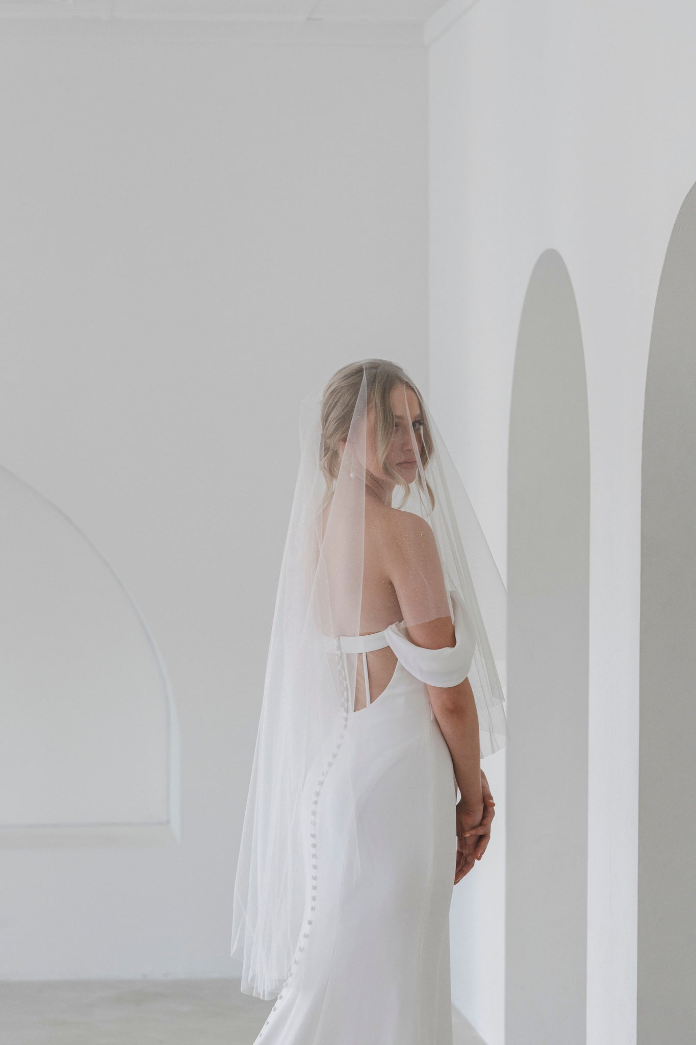 Cora II Sparkle Veil