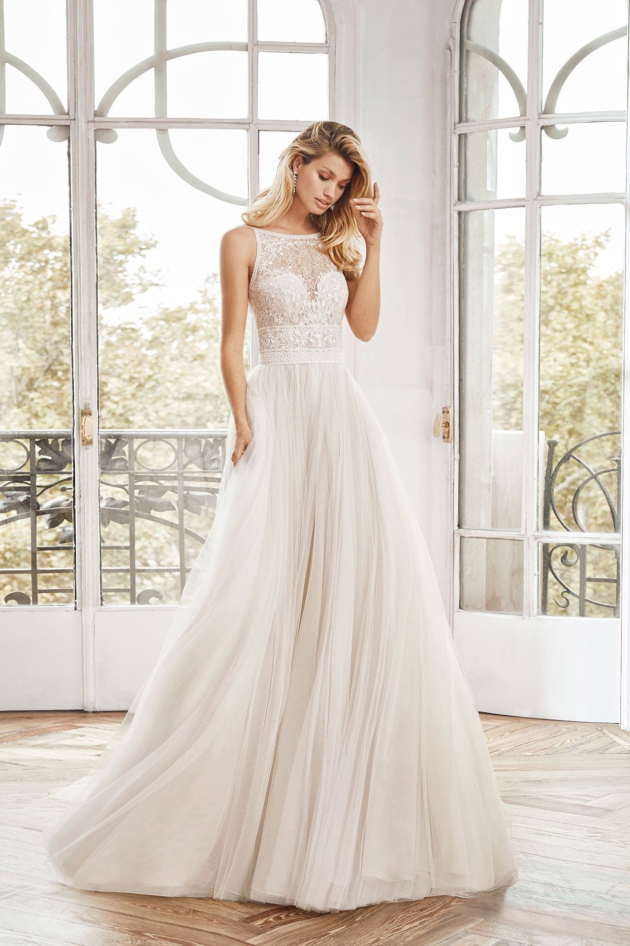 Nore - Sample Gown, Online Sample Sale, Aire Barcelona - Sample Gown - Eternal Bridal